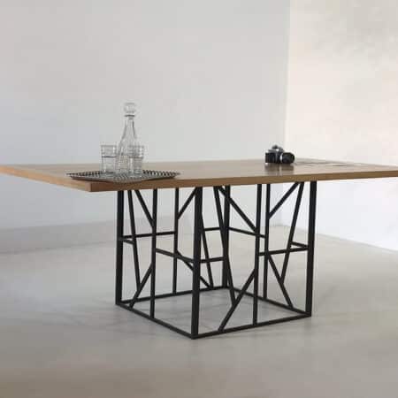 table de salle à manger carrée en bois massif Katleen, design exclusif by Danny Da Pozzo