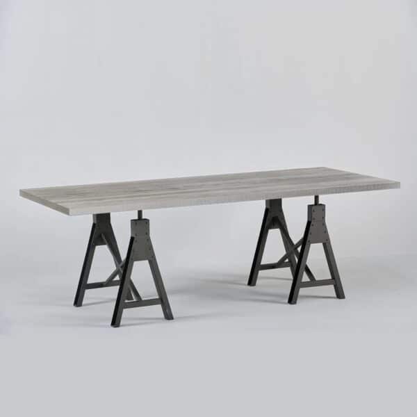 table industrielle avec pieds treteaux et plateau en bois avec finition Forest. Made in Italy.