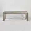 table à manger en bois massif avec la finition Forest. Vue de face.