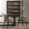 Buffet vitrine en chêne foncé, avec 2 portes, vue de face avec une des 2 portes ouverte.