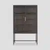 Buffet vitrine en chêne foncé, avec 2 portes, vue de face.
