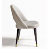 Chaise de table confortable en tissu blanc cassé, vue de profil