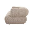 Canapé 4 places en tissu bouclé de couleur Sable avec formes douces et arrondies offrant de belles dimensions : largeur 304 cm, profondeur 100 cm pour un confort optimal. Vue de profil.