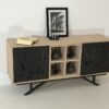 Meuble buffet en bois de chêne massif avec 2 portes en métal module central de rangement personnalisable et piétement en métal également personnalisable. Une création artisanale haut de gamme made in France.