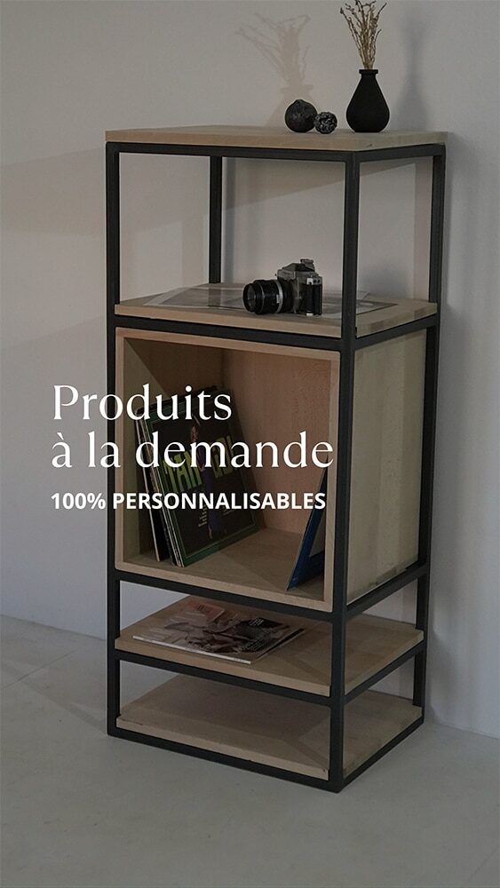 Meuble d'appoint sur-mesure, en chêne massif et métal noir thermolaqué, produit à la demande et entièrement personnalisable : dimensions, tiroir, étagères, portes en bois massif ou en métal.
